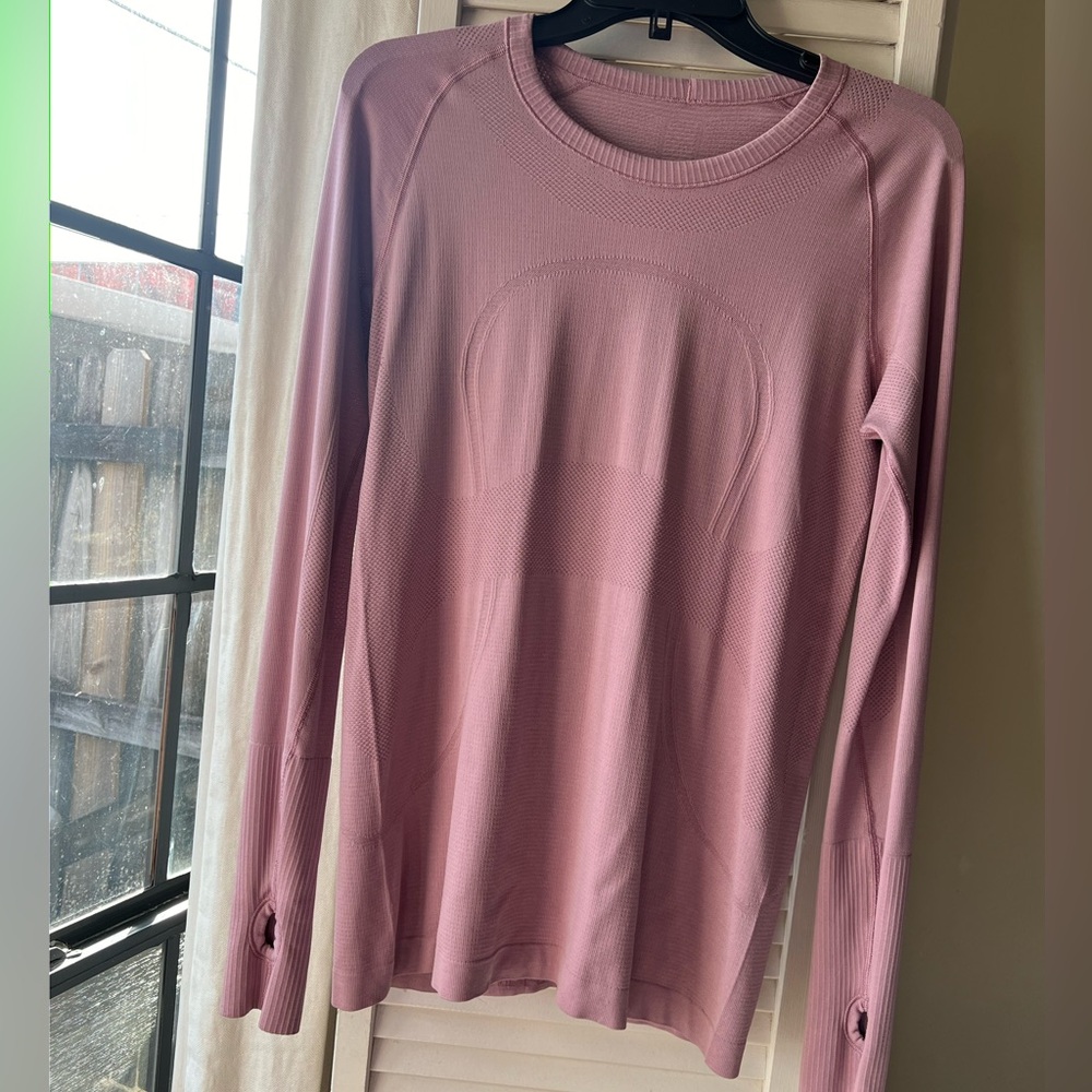 lululemon athletica. Swiftly Tech Long Sleeve